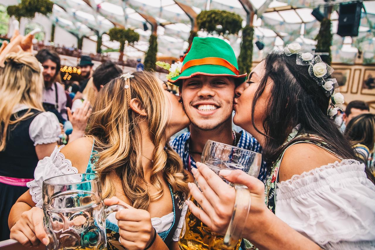 ホテル Festanation Oktoberfest Camp #1 ミュンヘン エクステリア 写真