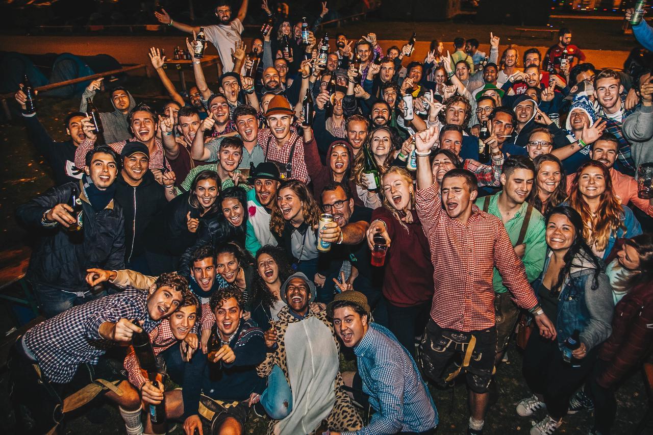 ホテル Festanation Oktoberfest Camp #1 ミュンヘン エクステリア 写真