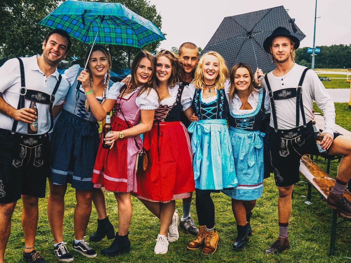 ホテル Festanation Oktoberfest Camp #1 ミュンヘン エクステリア 写真